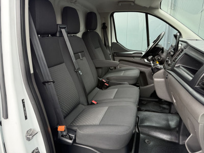 Ford Transit Custom 2.0 TDCI / L2H1 / 1e EIG. / SORTIMO INRICHTING / TREKHAAK / CRUISE / 3-ZITS / 2800 KG AHG 10