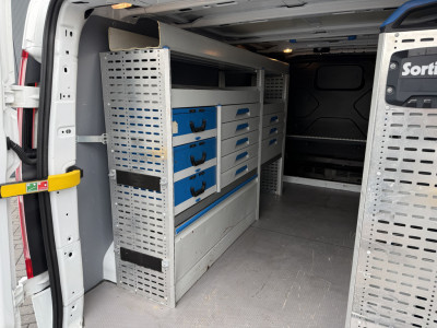Ford Transit Custom 2.0 TDCI / L2H1 / 1e EIG. / SORTIMO INRICHTING / TREKHAAK / CRUISE / 3-ZITS / 2800 KG AHG 7