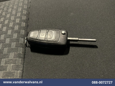 Ford Transit Custom 2.0 TDCI L2H1 Euro6 Airco | Camera | Navigatie | LED | Cruisecontrol Parkeersensoren, Stoelverwarming, Verwarmde voorruit, Bijrijdersbank, 2800kg trekvermogen foto 21