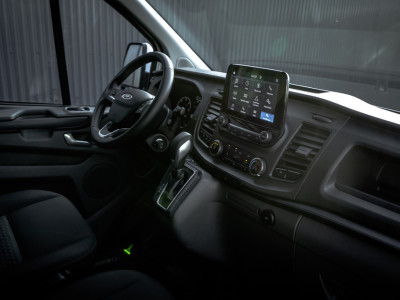 Ford Transit Custom 2.0 TDCI L2H1 Trend | 130 PK | Automaat | Carplay | Camera | Cruise | Airco | 3-Zits foto 2