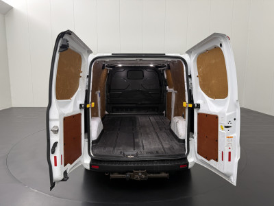 Ford Transit Custom 2.0TDCI Lang Achterdeuren | Multimedia | Camera | 3-Zits | Airco | Trekhaak foto 4