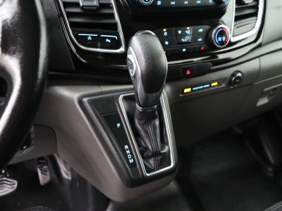 Ford Transit Custom 2.0TDCi 130PK Automaat Lang Limited | Navigatie | Camera | 3-Persoons | Trekhaak | Airco | Cruise | Betimmering foto 15