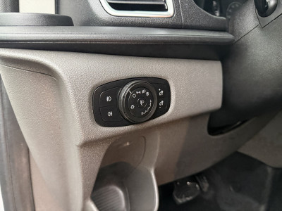 Ford Transit Custom 2.0TDCi 130PK Automaat Limited Dubbele Cabine | Navigatie | Camera | Airco | Cruise | Trekhaak foto 9