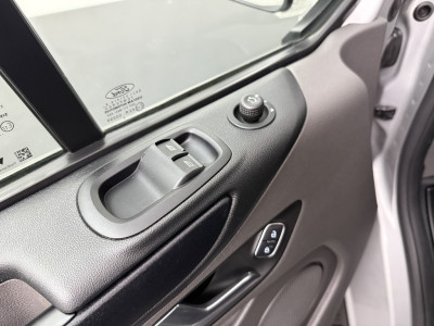 Ford Transit Custom 2.0TDCi 130PK Business | Dakdraagsysteem | Navigatie | Multimedia | Airco | Cruise | 3-Zits 8