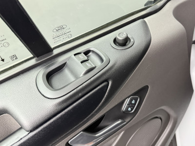 Ford Transit Custom 2.0TDCi 130PK Werkplaatsinrichting | Navigatie | Camera | Multimedia | 3-Zits | Airco 9