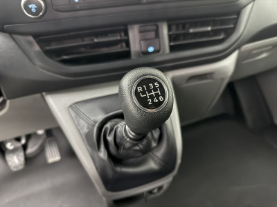 Ford Transit Custom 2.0TDCi 136PK Business | Digital Cockpit | Achterdeuren | Multimedia | Airco | 3-Zits | Cruise foto 16