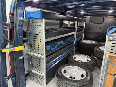 Ford Transit Custom 2.0TDCi 170PK Automaat Lang Limited | Navigatie | Camera | Multimedia | Trekhaak | Kastinrichting foto 5