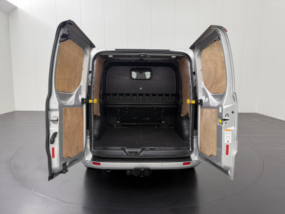 Ford Transit Custom 2.0TDCi 185PK Automaat Sport Dubbele Cabine | 2xSchuifdeur | Navigatie | Camera | Multimedia | Airco | Cruise | Trekhaak foto 5