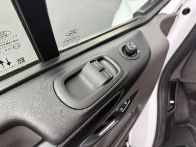 Ford Transit Custom 2.0TDCi Lang | Achterdeuren | Multimedia | Camera | Airco | Cruise | 3-Zits | Betimmering 8