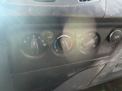 Ford Transit Custom 2.2TDCi,92kw,E5,AC,11-2015,216801km foto 16