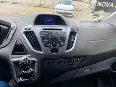 Ford Transit Custom 270 2.2 TDCI L1H1 Limited / Airco / Cruise Control / 3Zits / Camera / Navigatie/ PDC /2014 /Euro5 / 92KW=125PK 14