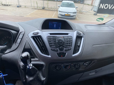 Ford Transit Custom 270 2.2 TDCI L1H1 Limited / Airco / Cruise Control / 3Zits / Camera / Navigatie/ PDC /2014 /Euro5 / 92KW=125PK 15