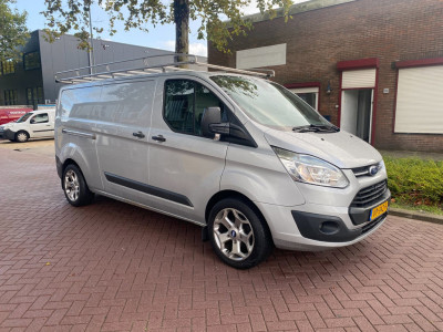 Ford Transit Custom 290 2.2 TDCI L2H1 Trend / Airco / 2015 / 183.063 KM NAP / Cruise Control /Camera /APK 18-9-2027 / 3Zits /125PK foto 3