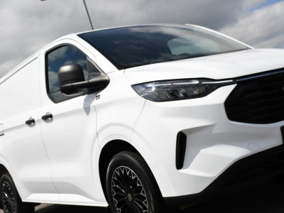 Ford Transit Custom 300 2.0 TDCI L1H1 AWD PB Edition Camera, Adaptieve Cruise, Carplay, 4x4, Virtual, 136pk, Automaat, LED, Multimedia, Sensoren, Uniek! 17