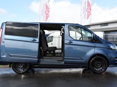 Ford Transit Custom 300 2.0 TDCI L1H1 DC Raptor Edition Camera, Cruise, Carplay, 130pk, Stoelverarming, Sport pakket, 2 x Schuifdeur, multimedia, Sensoren, Uniek! foto 11