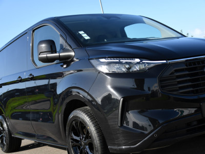 Ford Transit Custom 300 2.0 TDCI L1H1 Limited Black Edition Camera, Cruise, Carplay, LED, Stoelverwarming , 150pk, Sensoren, Trekhaak, Multimedia, Uniek! foto 17