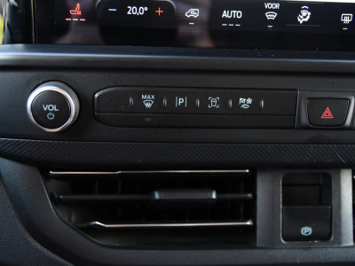 Ford Transit Custom 300 2.0 TDCI L1H1 Limited Black Edition Camera, Cruise, Carplay, LED, Stoelverwarming , 150pk, Sensoren, Trekhaak, Multimedia, Uniek! foto 21