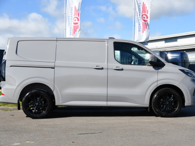 Ford Transit Custom 300 2.0 TDCI L1H1 Limited PB Edition Camera, Cruise, Carplay, LED, 136pk, Automaat, Sensoren, Trekhaak, Stoelverwarming, 136pk, Uniek! foto 10