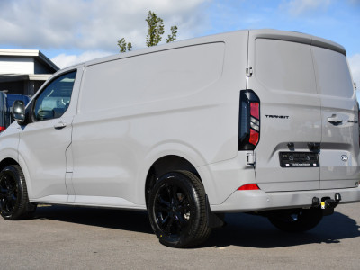Ford Transit Custom 300 2.0 TDCI L1H1 Limited PB Edition Camera, Cruise, Carplay, LED, 136pk, Automaat, Sensoren, Trekhaak, Stoelverwarming, 136pk, Uniek! foto 3