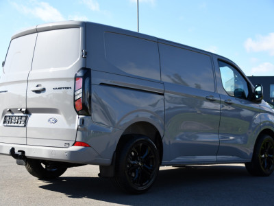 Ford Transit Custom 300 2.0 TDCI L1H1 Limited PB Edition Camera, Cruise, Carplay, LED, 136pk, Automaat, Sensoren, Trekhaak, Stoelverwarming, 136pk, Uniek! foto 6