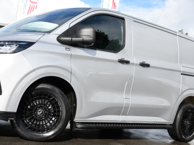 Ford Transit Custom 300 2.0 TDCI L1H1 PB Edition Virtual, Camera, Cruise, Carplay, 2 x Schuifdeur, Stuur verwarming, 136pk, Automaat, Stoelverwarming, Uniek! foto 9