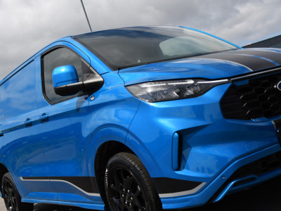 Ford Transit Custom 300 2.0 TDCI L1H1 Sport Camera, Cruise, Carplay, Virtual, 170pk, Stoelverwarming, Automaat, LED, Multimedia, Sensoren, Uniek! 18