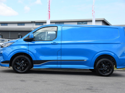 Ford Transit Custom 300 2.0 TDCI L1H1 Sport Camera, Cruise, Carplay, Virtual, 170pk, Stoelverwarming, Automaat, LED, Multimedia, Sensoren, Uniek! 9