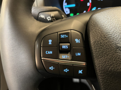 Ford Transit Custom 300 2.0 TDCI L1H1 Trend 130 PK Automaat / Euro 6 / Schuifdeur L + R / Airco / CarPlay / Cruise Control Adap. / Trekhaak / Xenon / Navigatie / 3-Zits / 27.300 KM !! foto 13