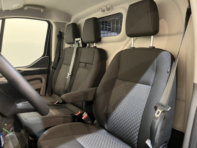 Ford Transit Custom 300 2.0 TDCI L1H1 Trend 130 PK Automaat / Euro 6 / Schuifdeur L + R / Airco / CarPlay / Cruise Control Adap. / Trekhaak / Xenon / Navigatie / 3-Zits / 27.300 KM !! foto 8