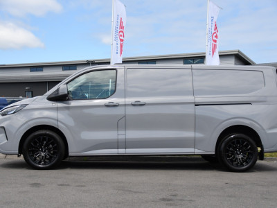 Ford Transit Custom 300 2.0 TDCI L2H1 Limited Camera, Cruise, Carplay, Virtual, 136pk, Stoelverwarming, Automaat, LED, Multimedia, Sensoren, Uniek! 9