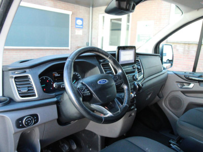 Ford Transit Custom 300 2.0 TDCI L2H1 Limited DC / 5 Pers / Sync 3 / Trekhaak 17