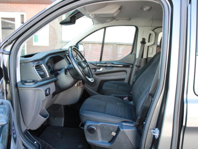 Ford Transit Custom 300 2.0 TDCI L2H1 Limited DC / 5 Pers / Sync 3 / Trekhaak 3
