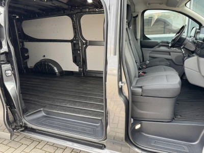 Ford Transit Custom 320 2.0 TDCI 136pk L2H1 Limited | Trekhaak | Navi | LED | Keyfree | Stoelverw. | CarPlay | Camera foto 11