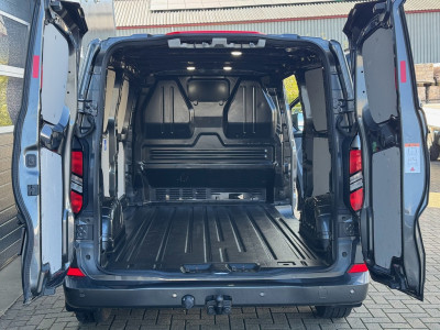 Ford Transit Custom 320 2.0 TDCI 136pk L2H1 Limited | Trekhaak | Navi | LED | Keyfree | Stoelverw. | CarPlay | Camera | 16 inch foto 9