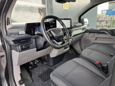 Ford Transit Custom 320 2.0 TDCI 170pk AWD L2H1 Limited DC Automaat | 6-pers | Trekhaak | Navi | Winterpack | ACC | BLIS | 4WD foto 17