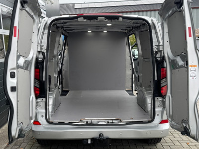 Ford Transit Custom 320 2.0 TDCI 170pk L2H1 Limited | Sport striping | 19 inch | Tussenschot verdiept | L+R Schuif | AGR stoelen foto 12