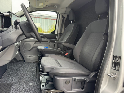 Ford Transit Custom 320 2.0 TDCI 170pk L2H1 Limited | Sport striping | 19 inch | Tussenschot verdiept | L+R Schuif | AGR stoelen foto 16