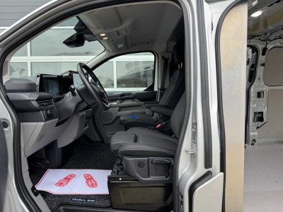 Ford Transit Custom 320 2.0 TDCI 170pk L2H1 Limited | Sport striping | 19 inch | Tussenschot verdiept | L+R Schuif | AGR stoelen foto 7
