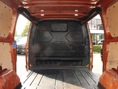 Ford Transit Custom 320 2.0TDCI 185pk L1H1 Sport | Automaat | L+R Zijdeur | Trekaak | Camera | Carplay/Android | Lease 360,- p/m foto 10