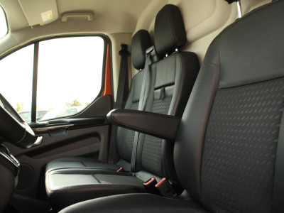 Ford Transit Custom 320 2.0TDCI 185pk L1H1 Sport | Automaat | L+R Zijdeur | Trekaak | Camera | Carplay/Android | Lease 360,- p/m foto 17