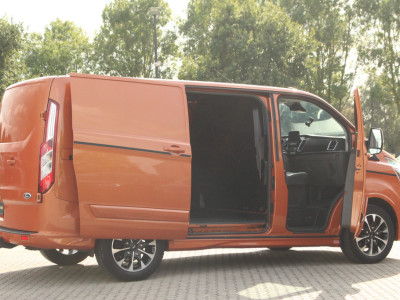 Ford Transit Custom 320 2.0TDCI 185pk L1H1 Sport | Automaat | L+R Zijdeur | Trekaak | Camera | Carplay/Android | Lease 360,- p/m foto 6