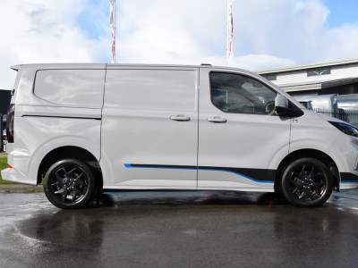 Ford Transit Custom 320 2.0 TDCI L1H1 Sport Virtual, Camera, Carplay, LED, Cruise, 170pk, Automaat, Stoelverwarming, Uniek! foto 10