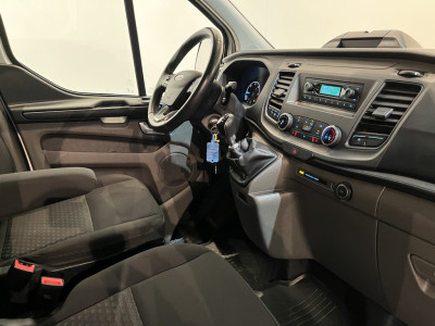 Ford Transit Custom 320 2.0 TDCI L1H1 Trend 130 PK / Euro 6 / Airco / Cruise Control / Trekhaak / PDC / Klep / 3-Zits / 58.200 KM !! foto 3