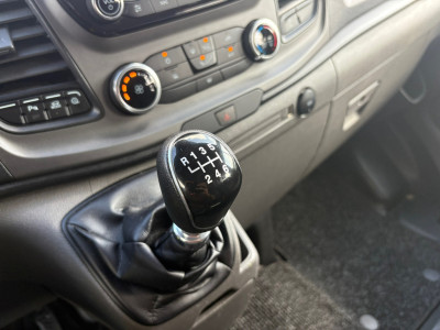 Ford Transit Custom 320 2.0 TDCI L2H1|DUBBELCABINE|trekhaak 2800KG|achteruitrijcamera|apple carplay|cruise|airco|parkeersensoren foto 18