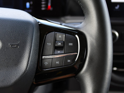 Ford Transit Custom 320 2.0 TDCI L2H1 Limited Black Edition Adaptieve Cruise, Camera, Carplay, 2 x Schuifdeur, 170pk, Automaat, Sensoren, Trekhaak, Stoelverwarming, Multimedia, Uniek! foto 16