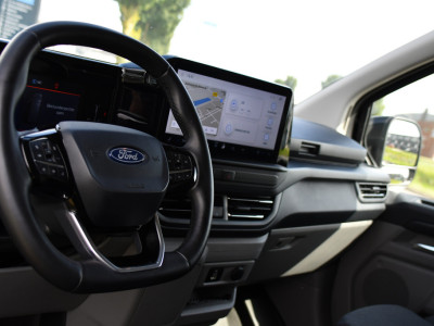 Ford Transit Custom 320 2.0 TDCI L2H1 Limited Black Edition Adaptieve Cruise, Camera, Carplay, 2 x Schuifdeur, 170pk, Automaat, Sensoren, Trekhaak, Stoelverwarming, Multimedia, Uniek! foto 2