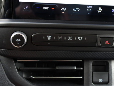 Ford Transit Custom 320 2.0 TDCI L2H1 Limited Black Edition Adaptieve Cruise, Camera, Carplay, 2 x Schuifdeur, 170pk, Automaat, Sensoren, Trekhaak, Stoelverwarming, Multimedia, Uniek! foto 21