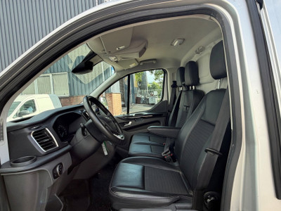 Ford Transit Custom 320 2.0 TDCI L2H1 Sport Automaat 170PK / Dubbel schuifdeur / Trekhaak foto 3