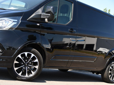 Ford Transit Custom 320 2.0 TDCI L2H1 Sport Black Edition Full Options! adaptieve Cruise, Camera, Carplay, Leder, Stoelverwarming, 185pk, LED, Automaat, Uniek! 9