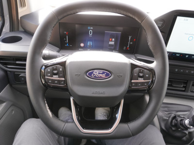 Ford Transit Custom 320L 2.0 TDCI 136PK L2H1 Trail DubbelCabine Schuifdeur L/R Nr. V090 | Airco | Adap | Navi| Camera | Blis | 20 inch LM velgen | DEMO foto 13